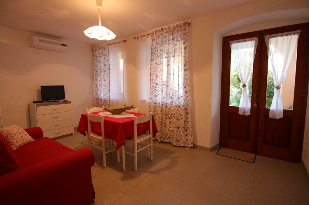 Apartamento App With A Lovely Patio Mali Lošinj Exterior foto