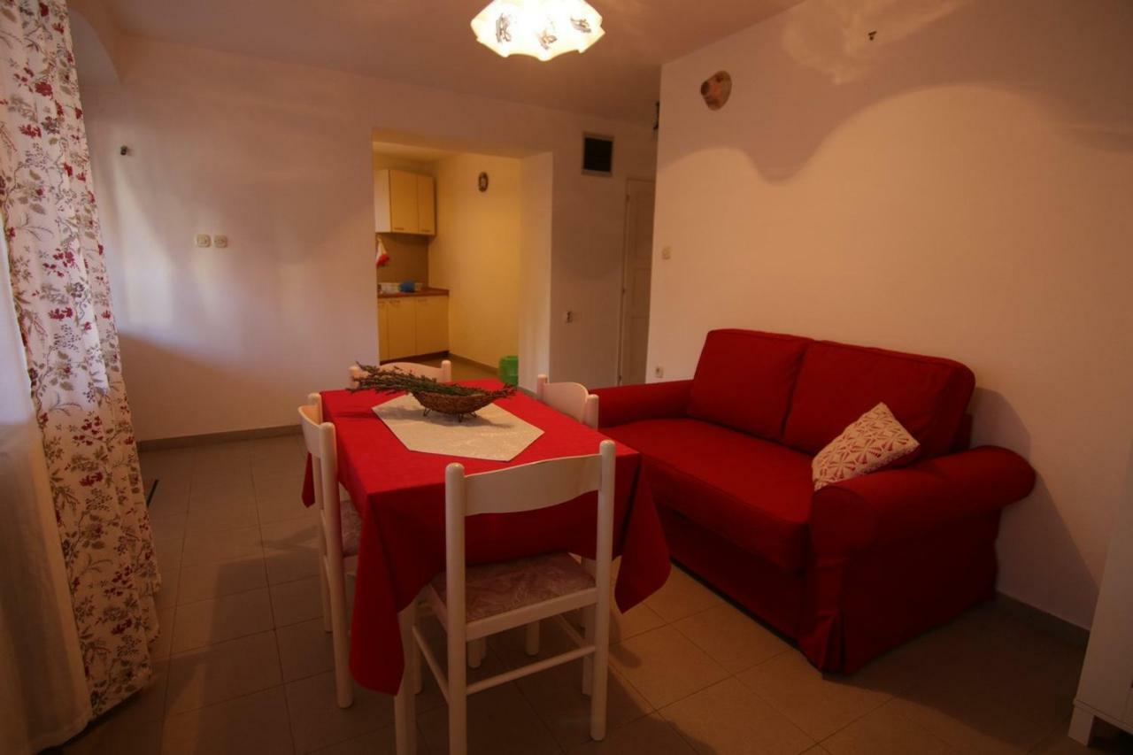 App With A Lovely Patio Mali Lošinj Exterior foto