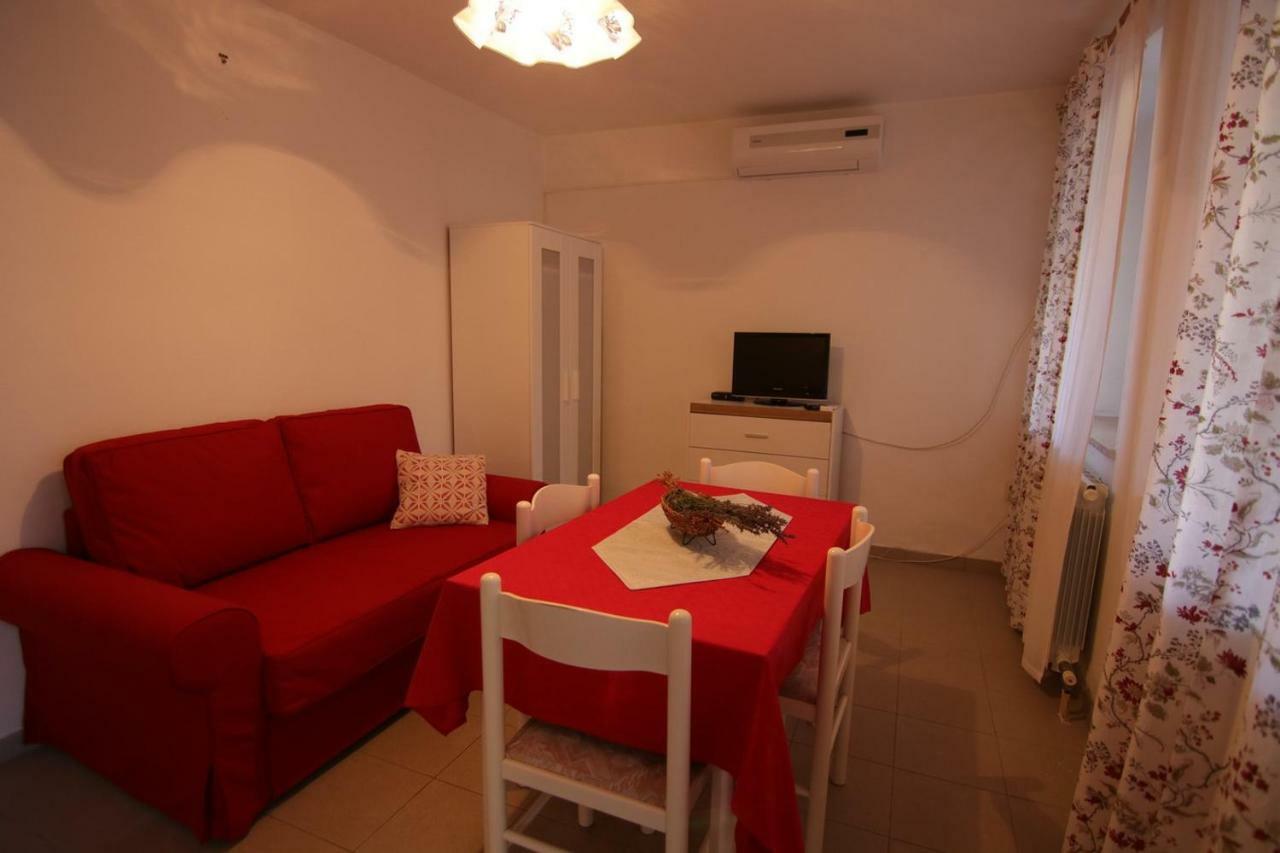 Apartamento App With A Lovely Patio Mali Lošinj Exterior foto