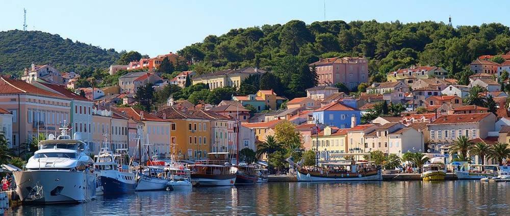 Apartamento App With A Lovely Patio Mali Lošinj Exterior foto